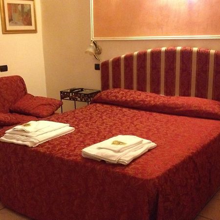Hotel Sicilia ミラノ エクステリア 写真