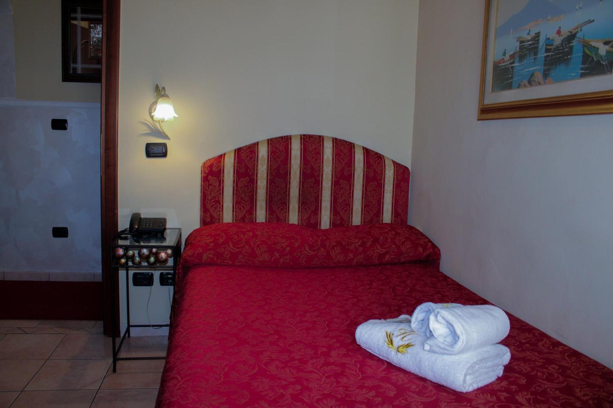 Hotel Sicilia ミラノ エクステリア 写真