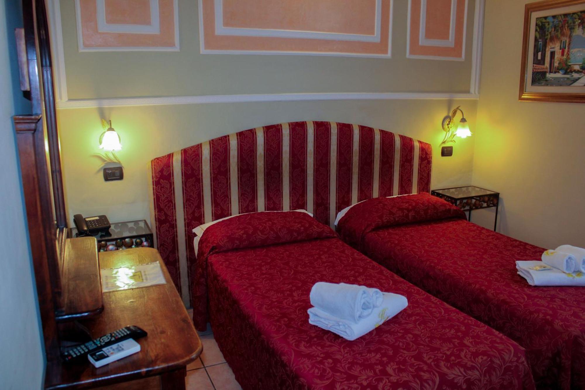 Hotel Sicilia ミラノ エクステリア 写真