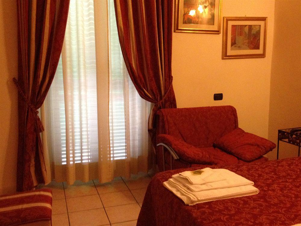 Hotel Sicilia ミラノ エクステリア 写真