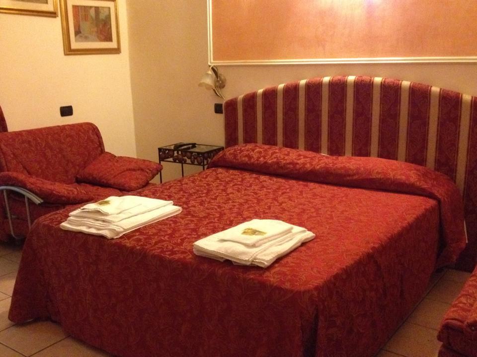 Hotel Sicilia ミラノ エクステリア 写真