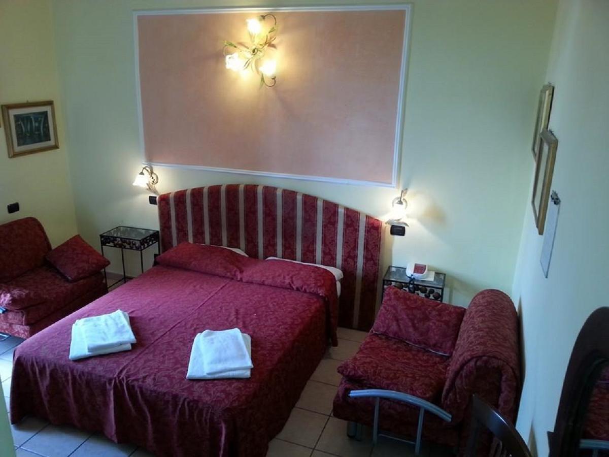 Hotel Sicilia ミラノ エクステリア 写真