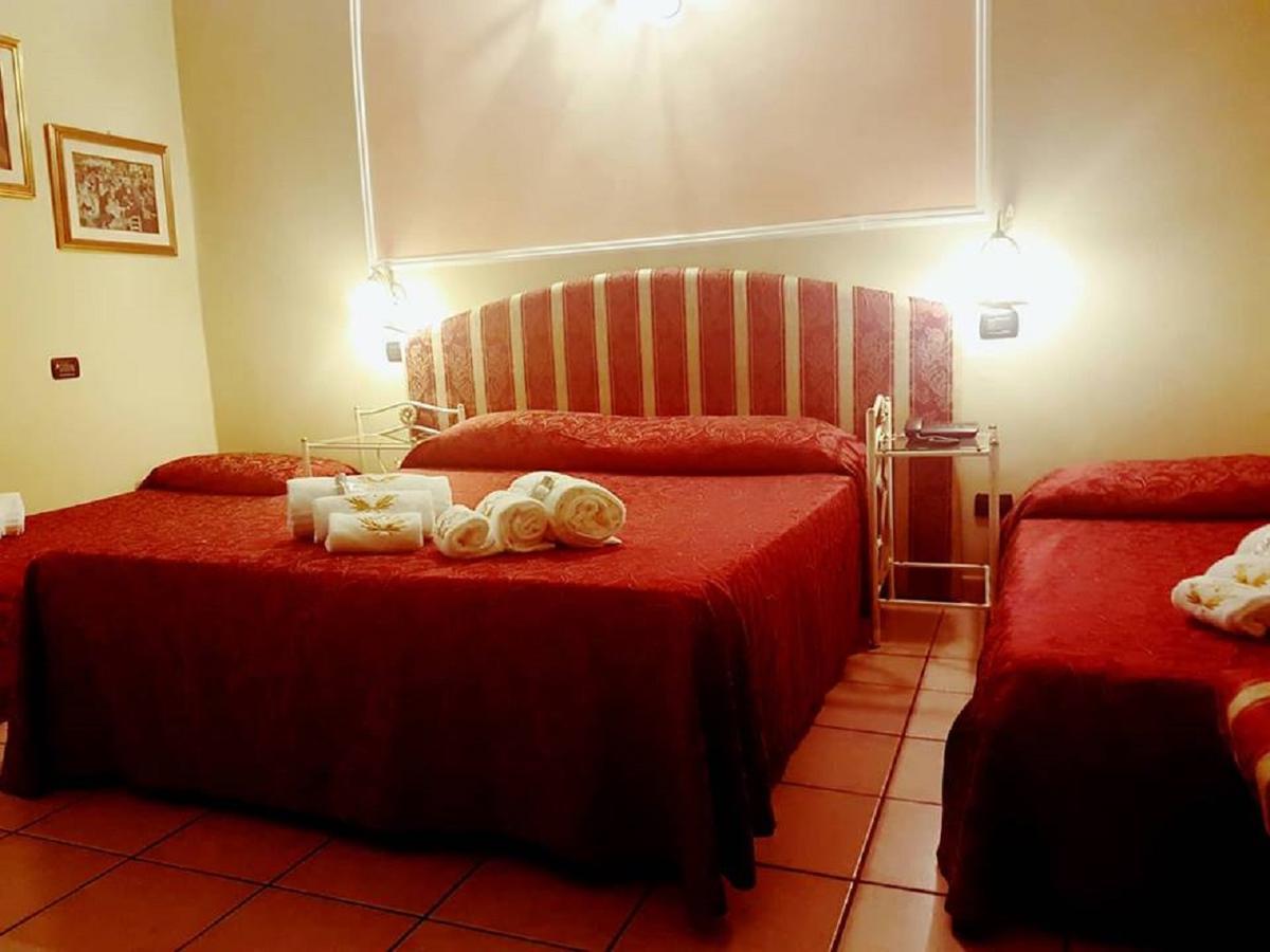 Hotel Sicilia ミラノ エクステリア 写真